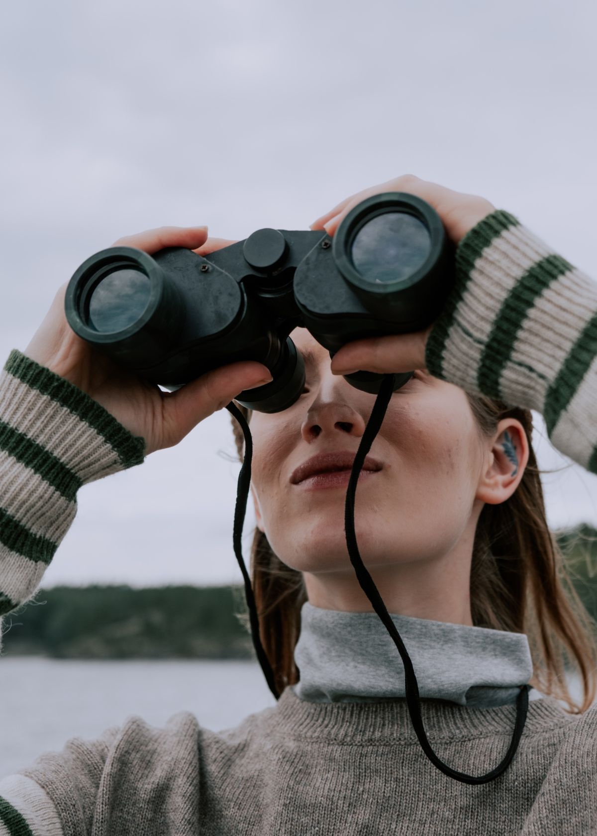 Zoom in on the Action: Unveiling the 5 Best Binoculars for Long Distance in 2023